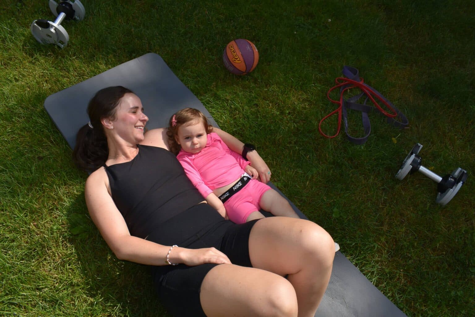 Lexi training a mom outdoors in the Lehigh Valley